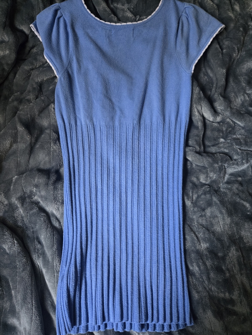 Guess Vintage Blue Short Sleeve Ribbed Knit Tee - Picture 6 of 6